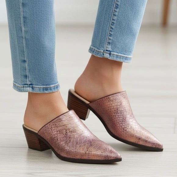 Chocolat Blu Clint Mule in Purple / Red Snake Print Size 37 / 6.5 7 - Picture 3 of 9